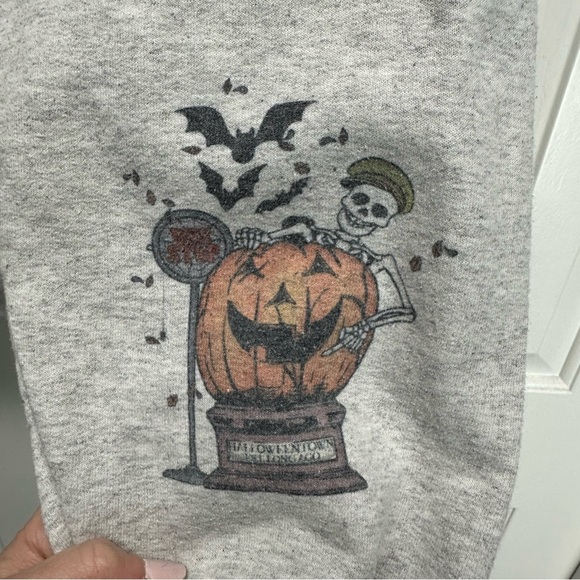Halloween Town Movie Hoodie Light Heather Grey Size XXL - Picture 3 of 10